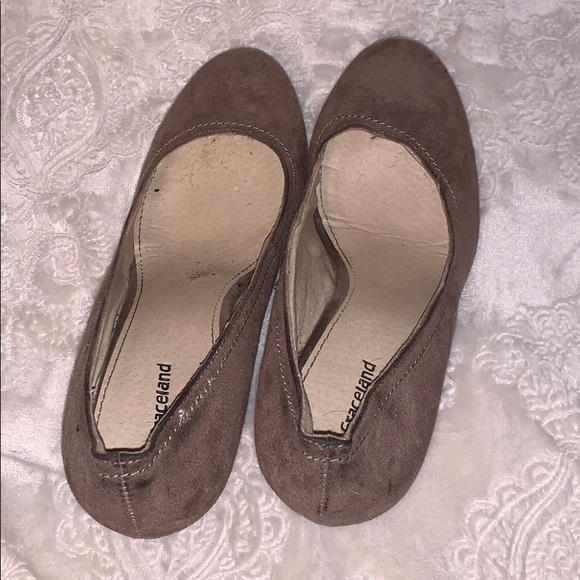 Nude Heels - Picture 3 of 4